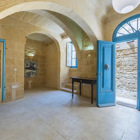 7 - Solo Traveler By Solea 3* Għarb