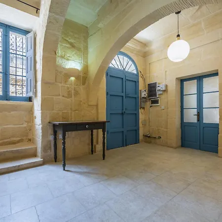 7 - Solo Traveler By Solea Affittacamere Għarb