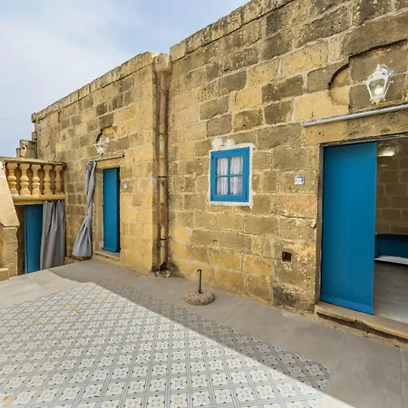 7 - Solo Traveler By Solea Affittacamere Għarb