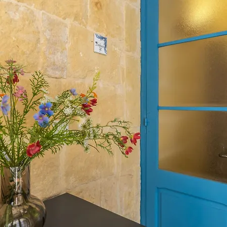 7 - Solo Traveler By Solea 3* Għarb