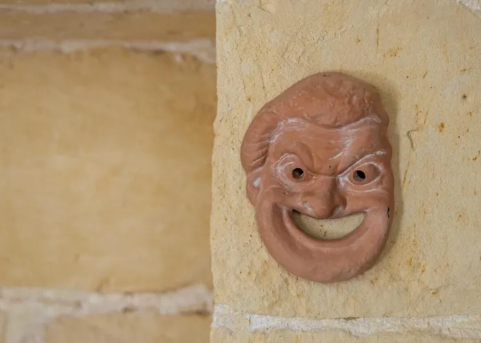 7 - Solo Traveler By Solea