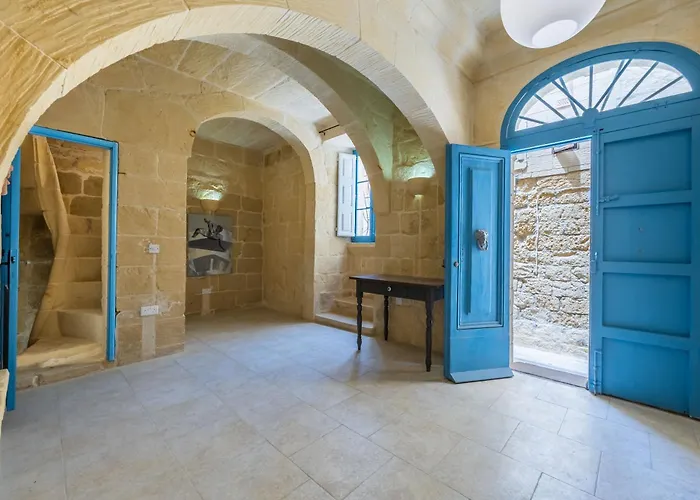 7 - Solo Traveler By Solea 3* Għarb