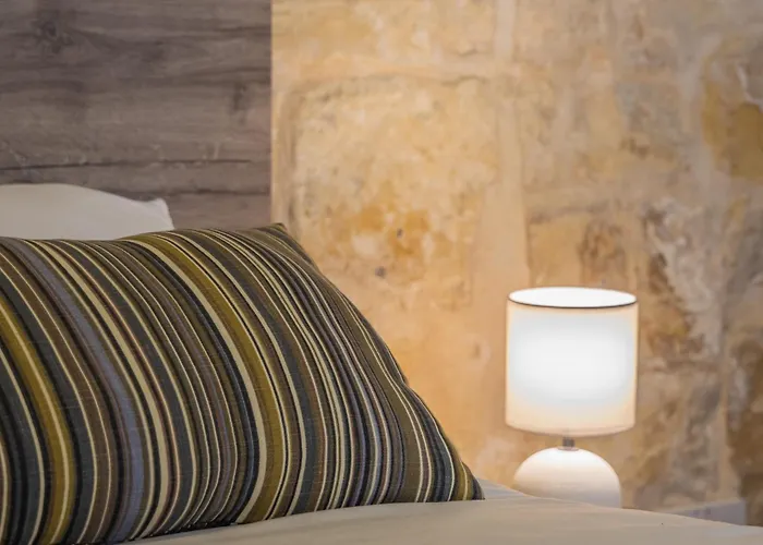 7 - Solo Traveler By Solea 3* Għarb